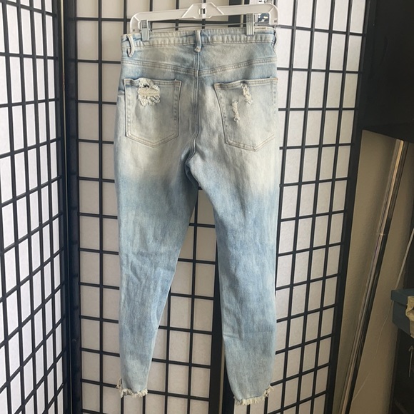 Almost famous size 3 boyfriend fit jeans - Picture 2 of 3
